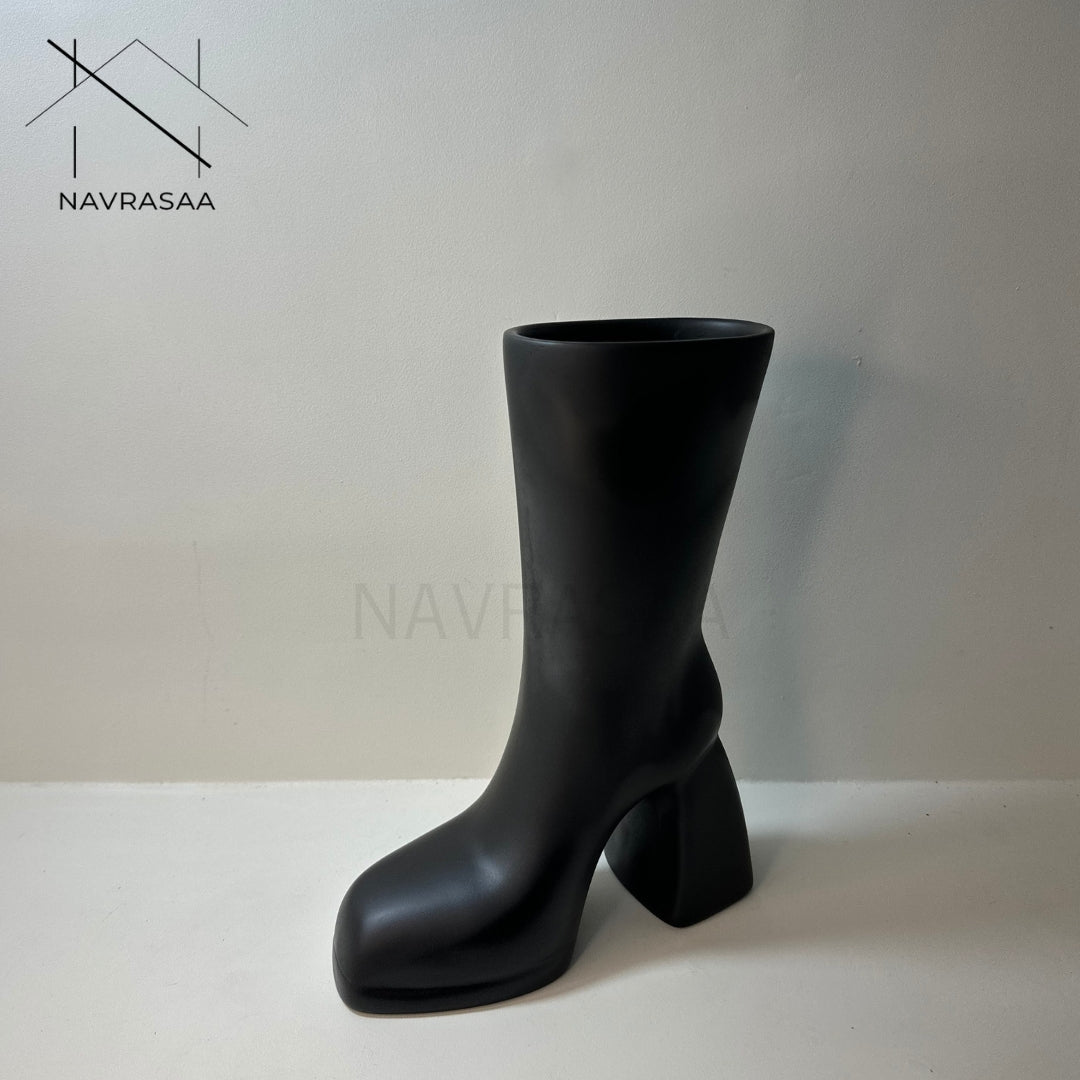 Bloom Boot Vase – Black
