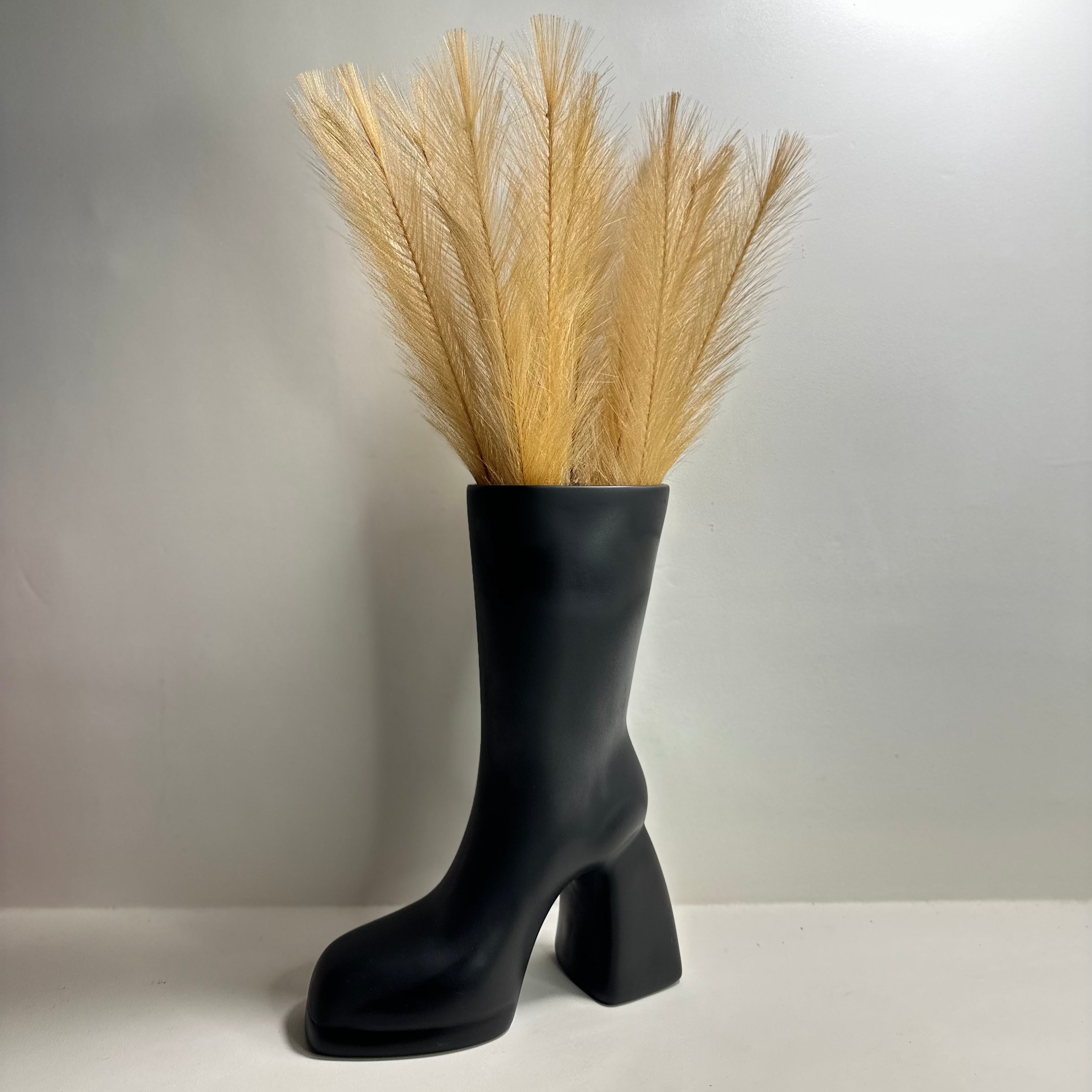 Bloom Boot Vase – Black